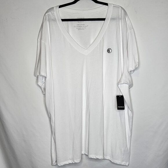 4X 26W Torride White Yin Yang Relaxed Fit Signature Jersey V Neck Tee Embroider - Picture 2 of 6